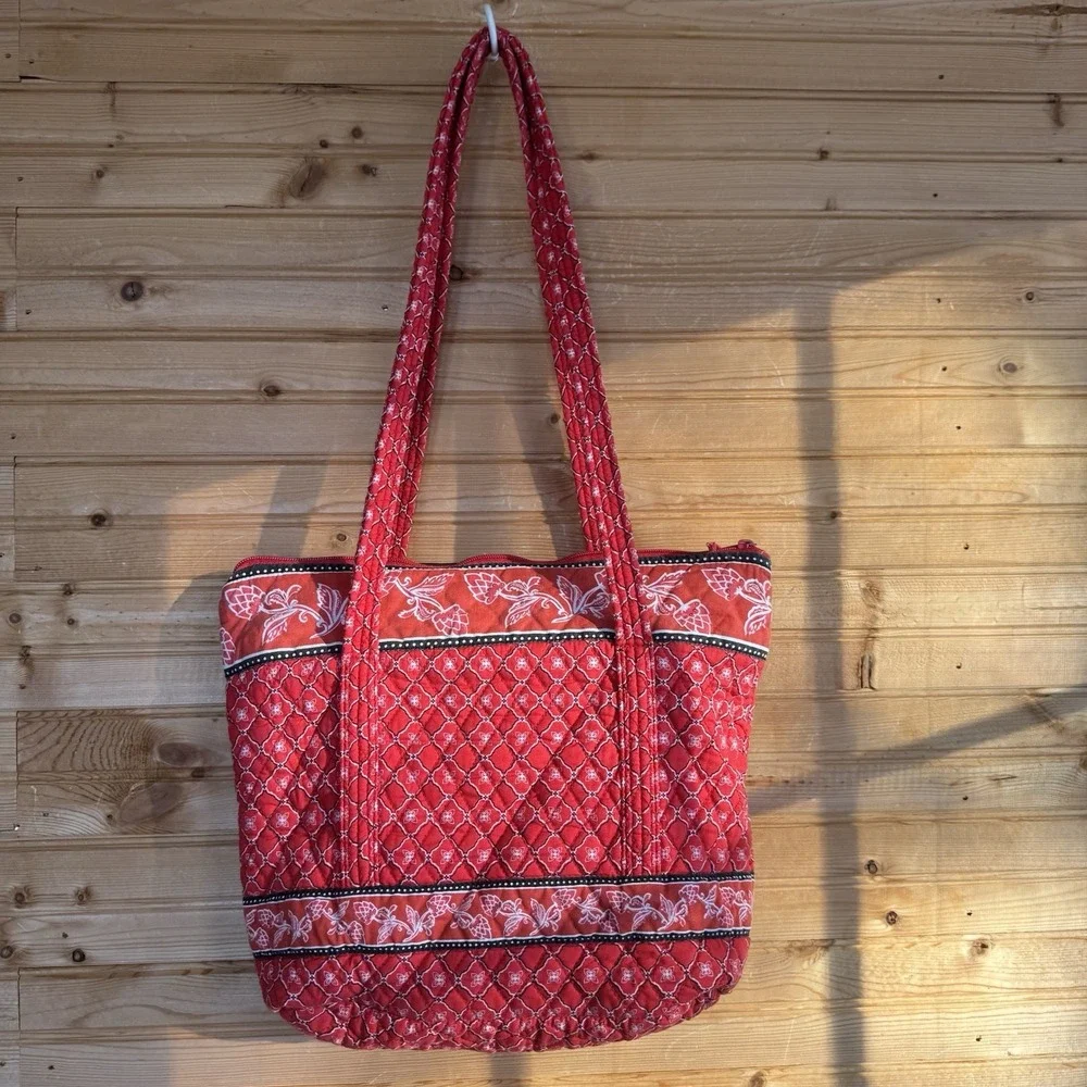 Croft & Barrow Tote Quilted Red Black Print Zipper Pockets Medium Cottage Cute